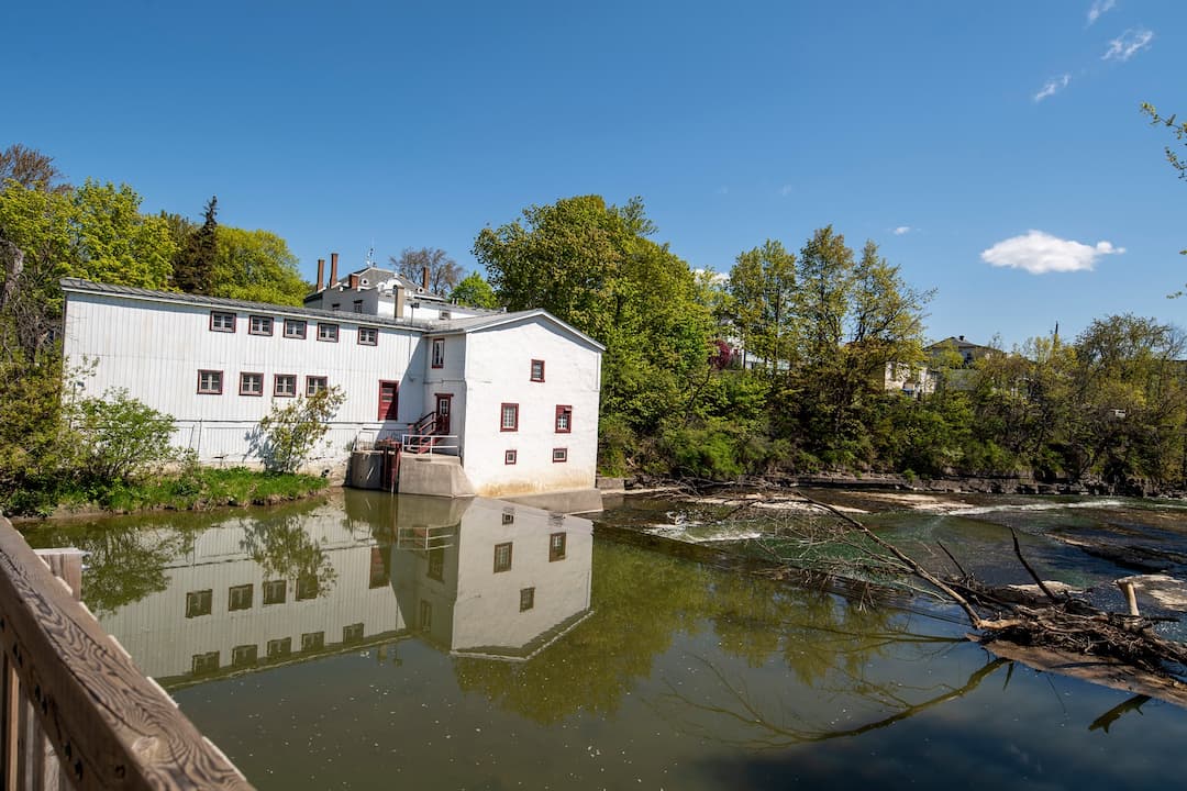 Surlestracesdenotrehistoire