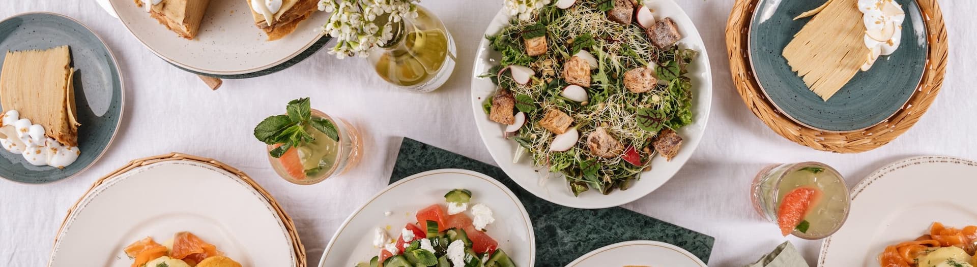 Table avec repas du terroir