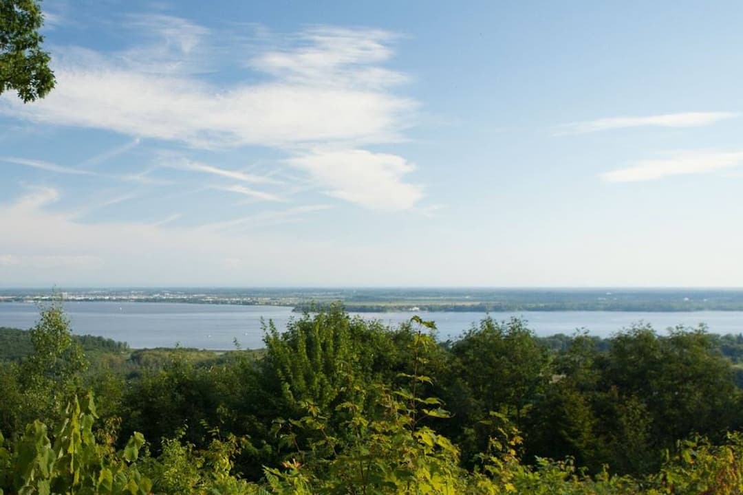 Vue panoramique sur le lac des Deux-Montagnes