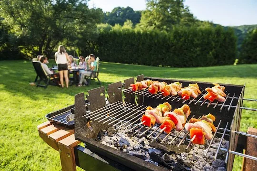 Cet été on se rassemble autour d’un barbecue!