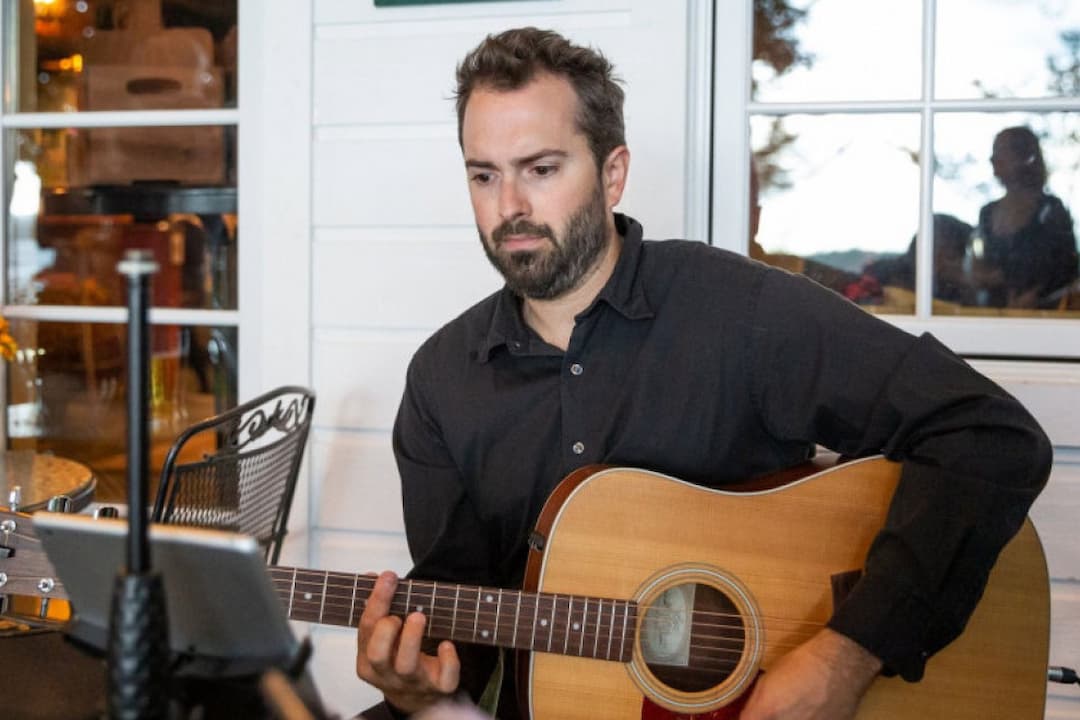 Musique : Soirée feu et guitare au bord de l'eau